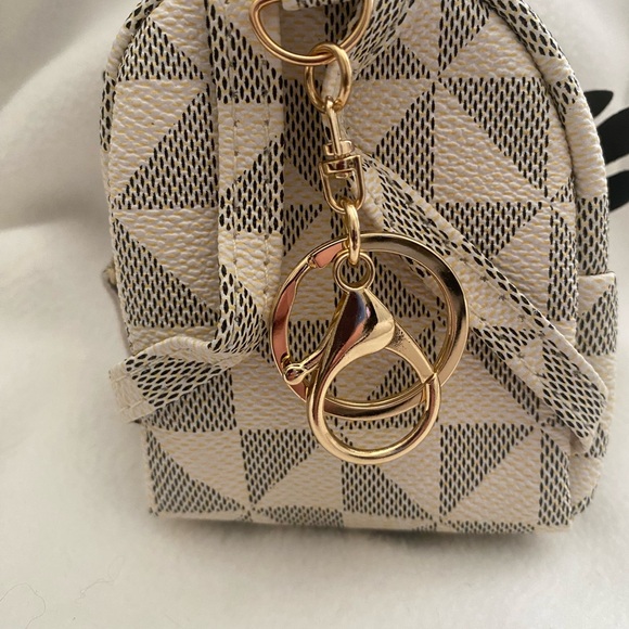 Owl Keychain/Mini Purse - Picture 4 of 5